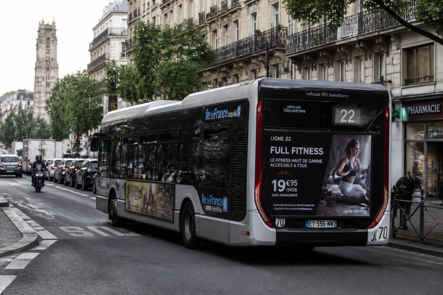 découvrez les formats d'affichage bus les plus efficaces pour capter l'attention en zone urbaine et maximiser l'impact de votre communication extérieure.